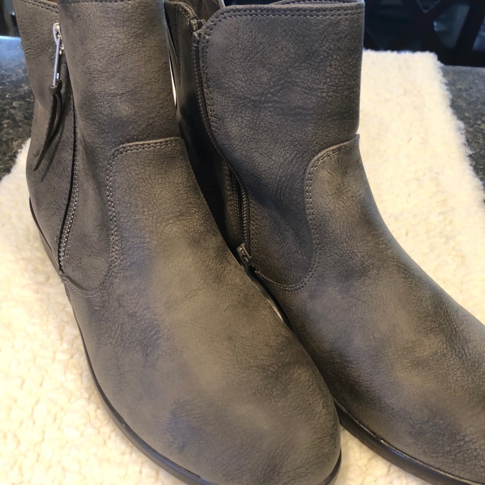 White Mountain Barlow Bootie   8
